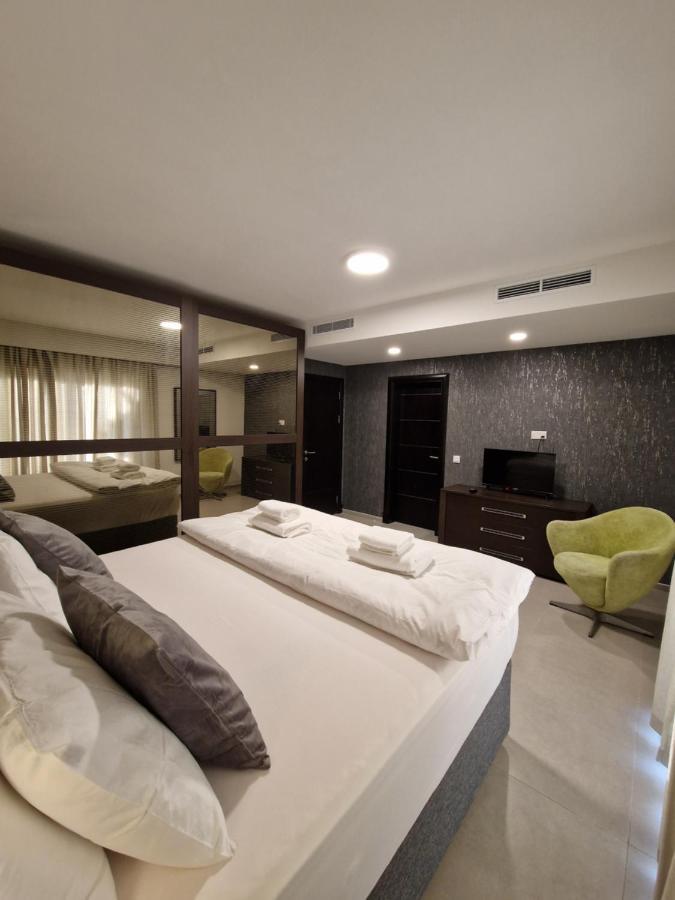 Korzo Suites St. Julian'S Екстер'єр фото