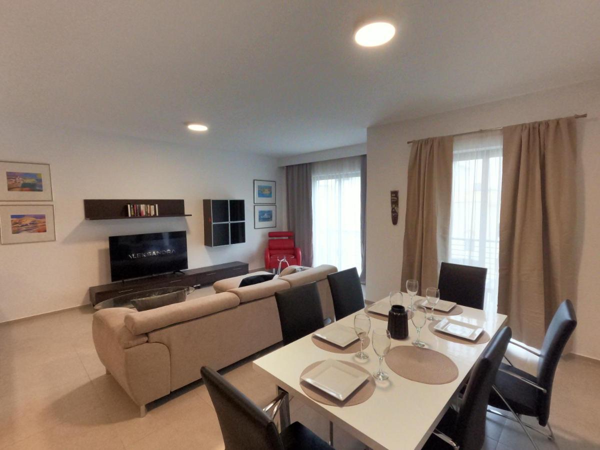 Korzo Suites St. Julian'S Екстер'єр фото