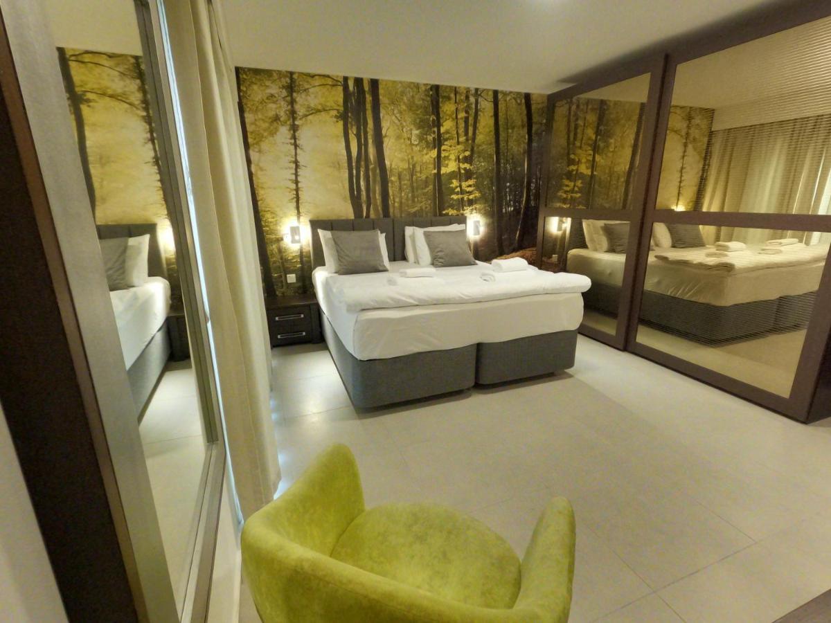 Korzo Suites St. Julian'S Екстер'єр фото