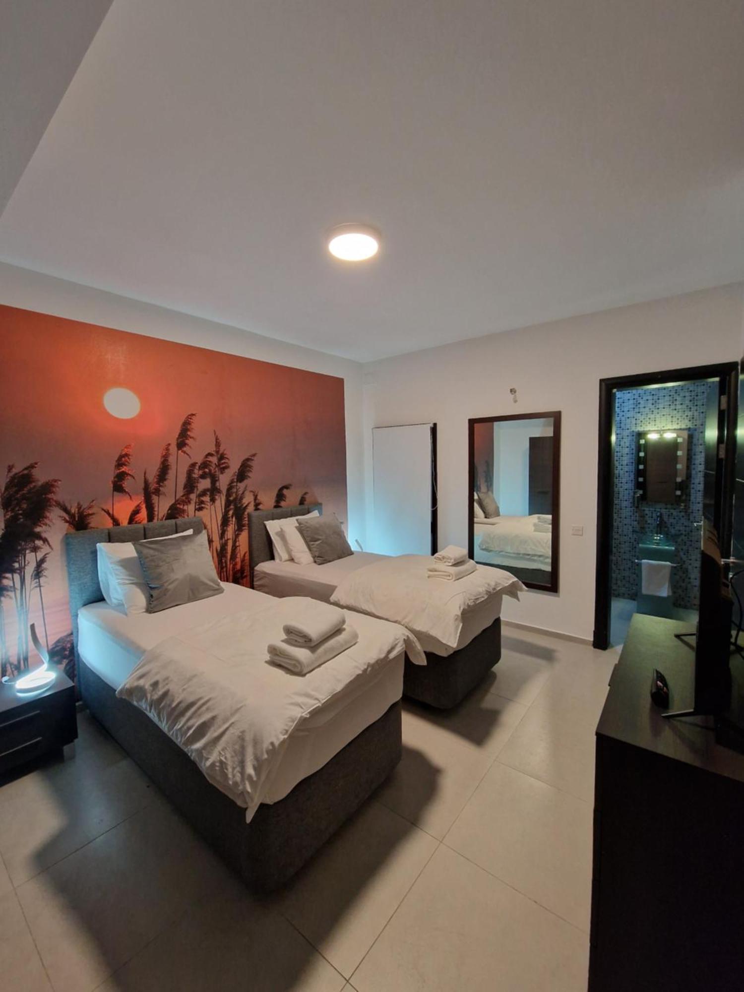 Korzo Suites St. Julian'S Екстер'єр фото
