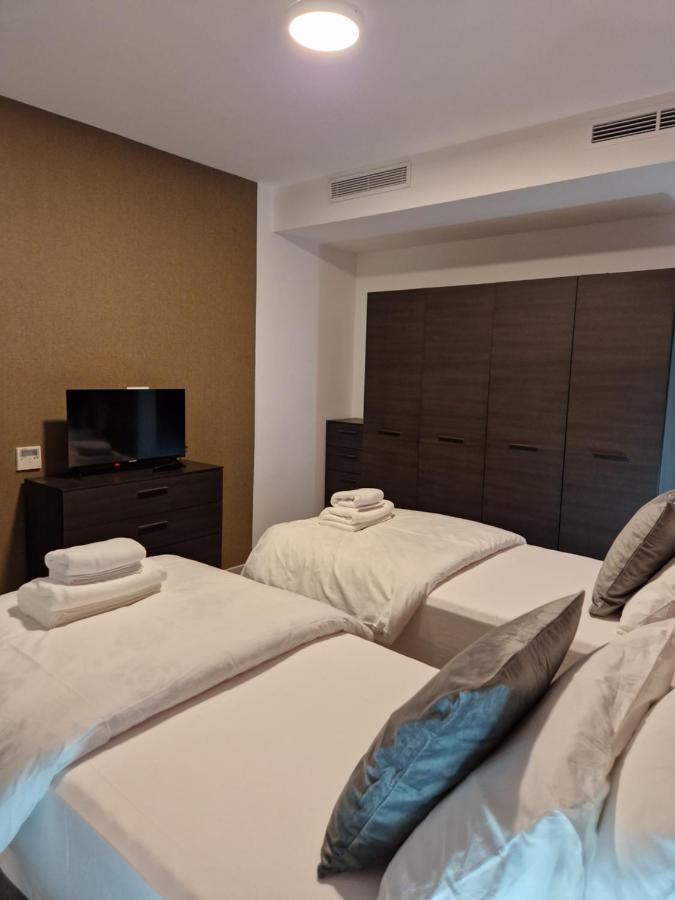 Korzo Suites St. Julian'S Екстер'єр фото