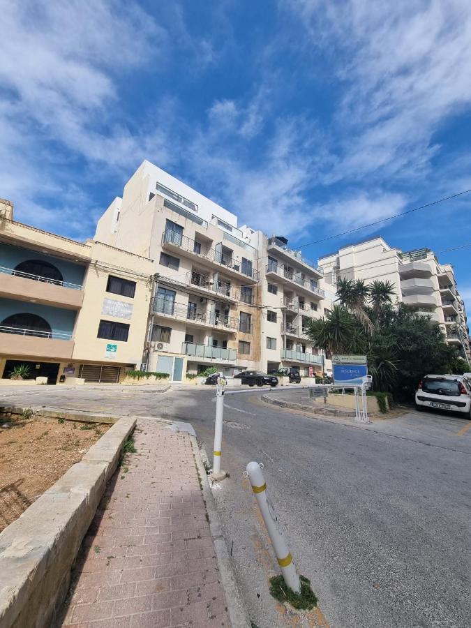 Korzo Suites St. Julian'S Екстер'єр фото